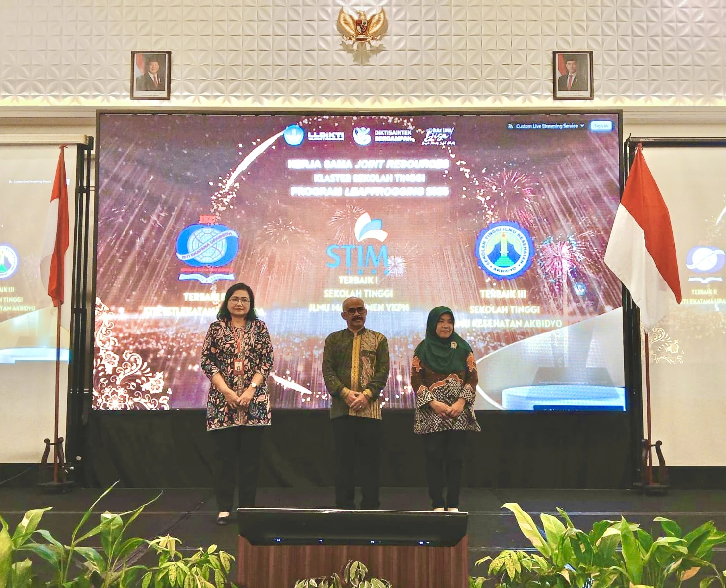 STIM YKPN Yogyakarta Raih Terbaik I Anugerah Kerja Sama Joint Resources Program Leapfrogging 2025 LLDIKTI Wilayah V