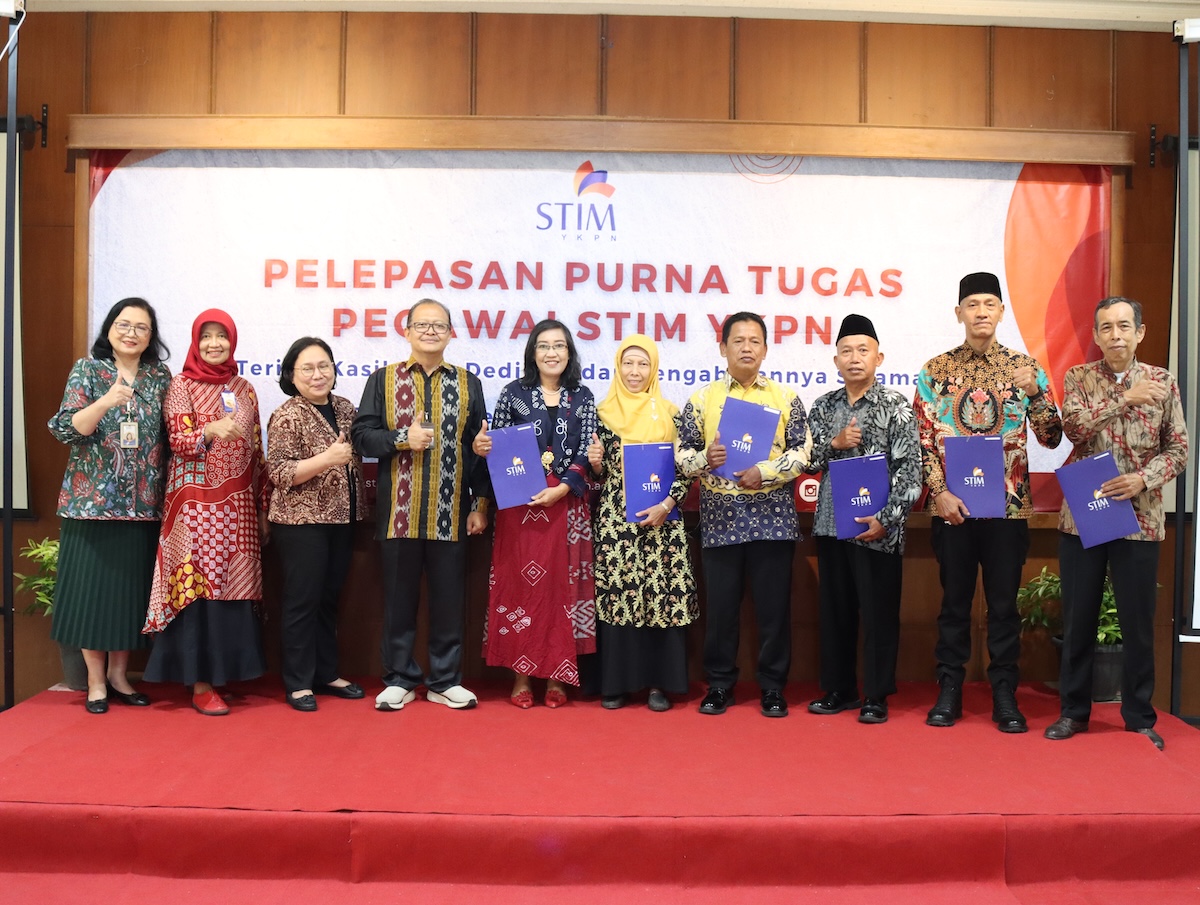 STIM YKPN Yogyakarta Lepas Enam Purnatugas, Apresiasi Dedikasi dan Pengabdian